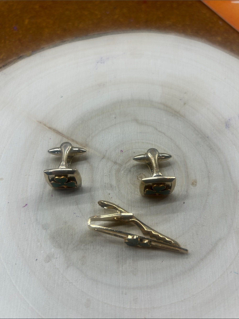Men's Gold-Tone Cufflinks and Tie Clip Set - Green Accent